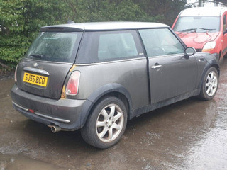 Mini Cooper рест. R50 2005