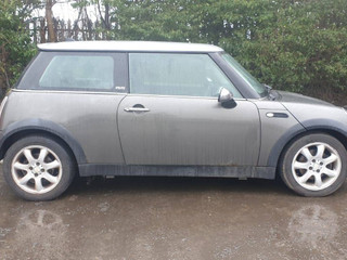 Mini Cooper рест. R50 2005