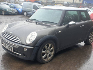 Mini Cooper рест. R50 2005