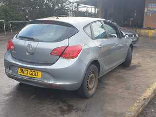 Opel Astra J рест. 2013