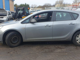 Opel Astra J рест. 2013