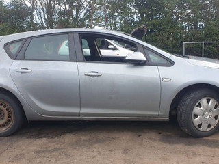 Opel Astra J рест. 2013