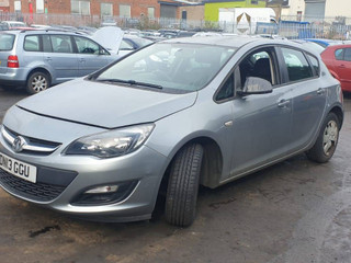 Opel Astra J рест. 2013