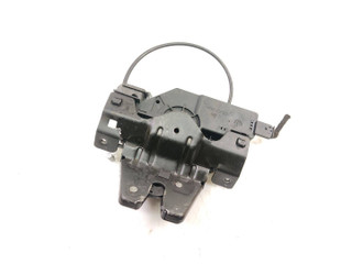 замок багажника BMW 3 серия E90/E91/E92/E93 E90 2005, 2.0 л., D, M47N 204 D4, дизель, АКПП, sparkling graphit / a22, седан, задний привод, правый руль, 8196401