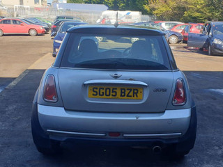Mini Cooper рест. R50 2005