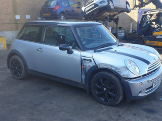 Mini Cooper рест. R50 2005