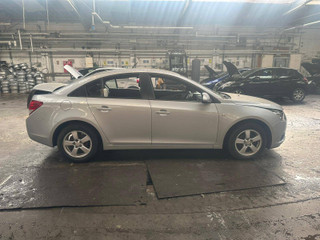Chevrolet Cruze  J300 2010