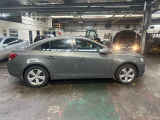 Chevrolet Cruze  J300 2010