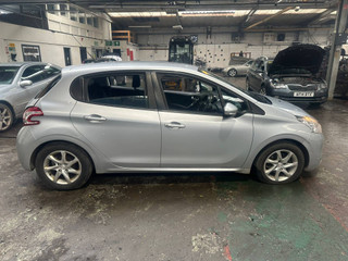 Peugeot 208 2014