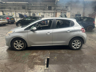 Peugeot 208 2014