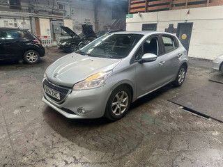 Peugeot 208 2014