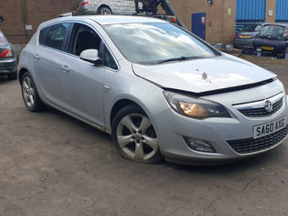 Opel Astra J 2010