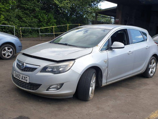 Opel Astra J 2010