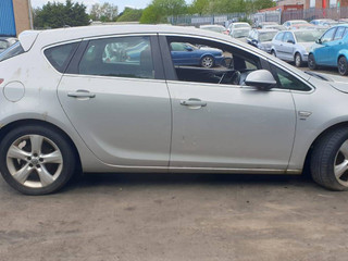 Opel Astra J 2010