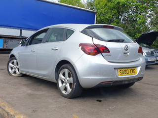 Opel Astra J 2010