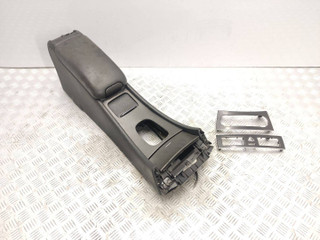 подлокотник Mercedes-Benz C-Класс W203/S203/CL203 [рестайлинг] CL203 2007, 1.8 л., Kompr, M 271.940, бензин, АКПП, iridiumsilber / 775, хетчбэк 3 дв., задний привод, правый руль, A2036806082, A2036805250, A2036804750, A2036808382, A2036831508, A2038100530, B67875846