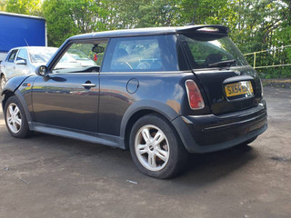 Mini Cooper рест. R50 2004
