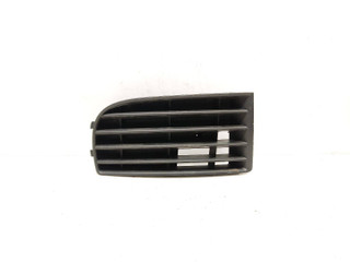 решётка бампера боковая правая Volkswagen Golf 5 поколение 2006, 1.4 л., FSI, BLN, бензин, 5МКПП, reflex silver, хетчбэк 5 дв., передний привод, правый руль, 1K0853666