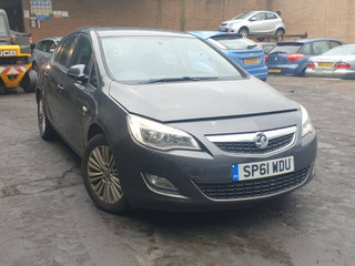 Opel Astra J 2011