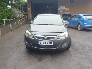 Opel Astra J 2011