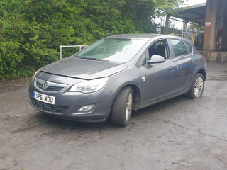 Opel Astra J 2011