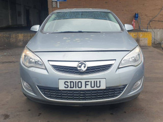 Opel Astra J 2010