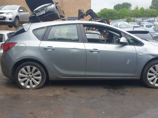 Opel Astra J 2010