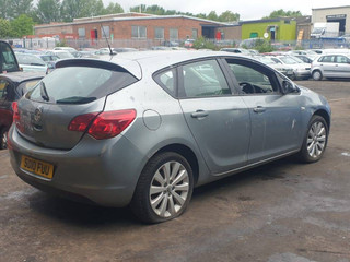 Opel Astra J 2010