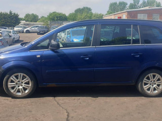 Opel Zafira 2  (B) рест. 2011