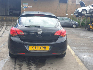 Opel Astra J 2011