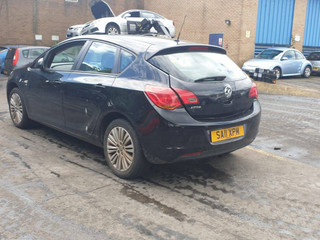 Opel Astra J 2011