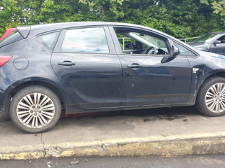 Opel Astra J 2011