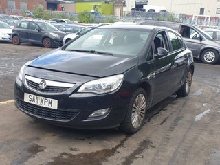 Opel Astra J 2011