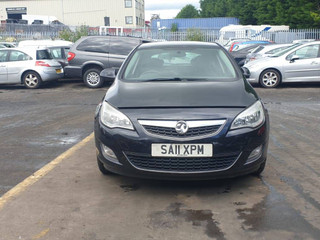 Opel Astra J 2011