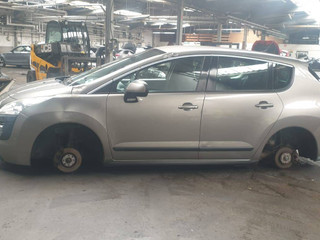 Peugeot 3008 2011