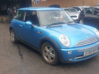 Mini Cooper рест. R50 2005