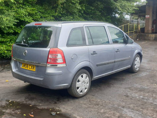 Opel Zafira 2  (B) рест. 2009