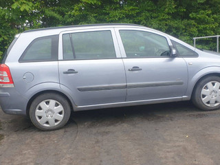 Opel Zafira 2  (B) рест. 2009