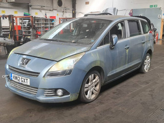 Peugeot 5008  T8 2012
