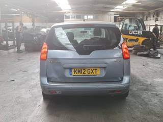 Peugeot 5008  T8 2012