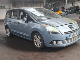 Peugeot 5008  T8 2012