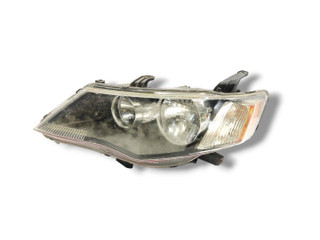 Фара галоген левая Mitsubishi Outlander 2 поколение CW 2008, 2.0 л., DiD, BSY, дизель, 6МКПП, red / p26, внедорожник 5 дв., полный привод, правый руль, 8301A151