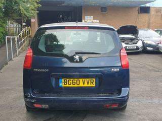 Peugeot 5008  T8 2010