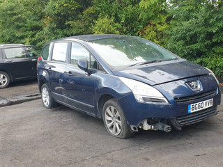 Peugeot 5008  T8 2010
