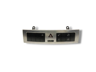 кнопка (выключатель) Mercedes-Benz C-Класс W203/S203/CL203 [рестайлинг] CL203 2006, 2.2 л., CDi, OM 646.963, дизель, АКПП, tenoritgrau / 755, хетчбэк 3 дв., задний привод, правый руль, 2038707910