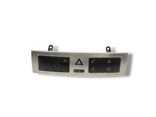 кнопка (выключатель) Mercedes-Benz C-Класс W203/S203/CL203 [рестайлинг] CL203 2007, 1.8 л., Kompr, M 271.946, бензин, АКПП, iridiumsilber / 775, хетчбэк 3 дв., задний привод, правый руль, 2038707910