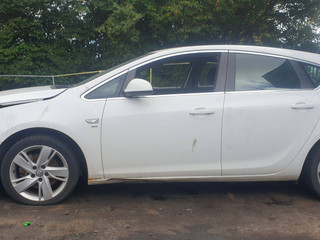 Opel Astra J рест. 2013