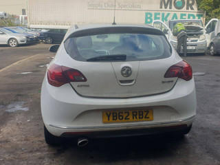 Opel Astra J рест. 2013