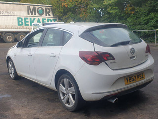 Opel Astra J рест. 2013