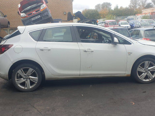 Opel Astra J рест. 2013